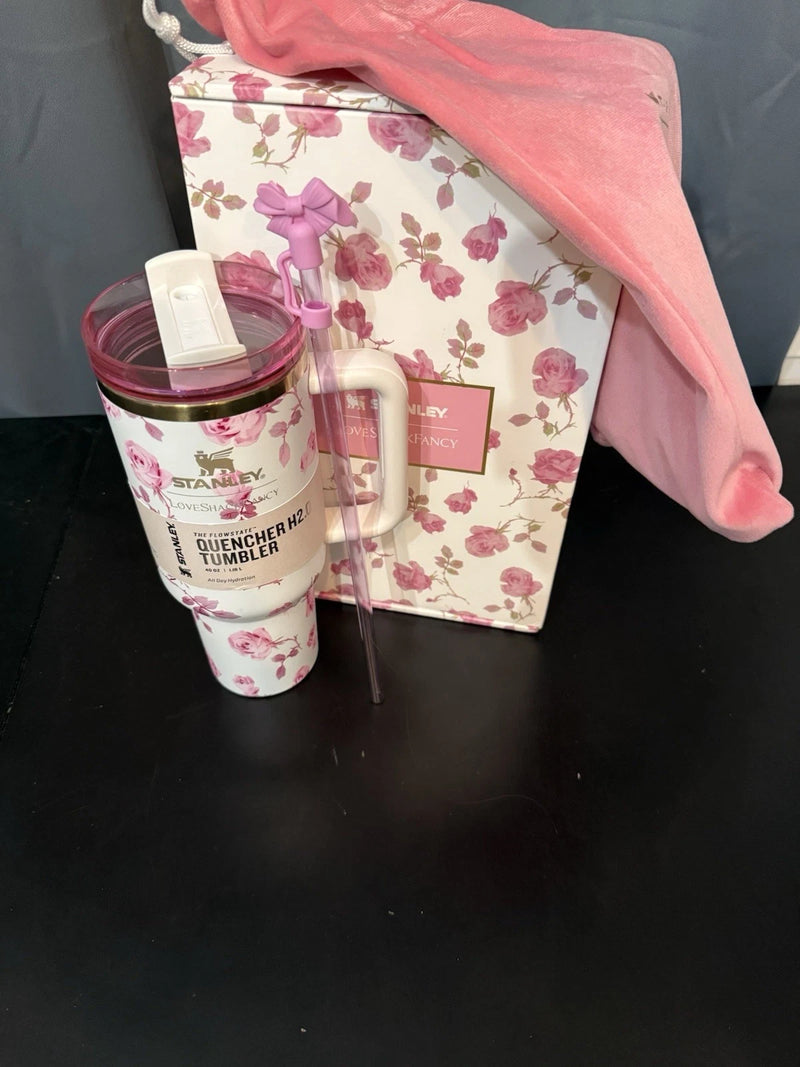 🌹Stanley x LoveShackFancy 40oz Ribbon Rosa Flowstate H2.0 Tumbler White & Pink